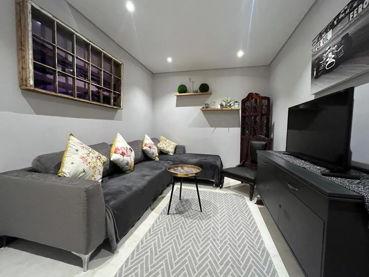 Daire Doverhurst - Sea Point Cape Town